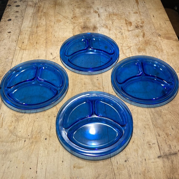 Vintage cobalt divided plates, set of four - Picture 2 of 6